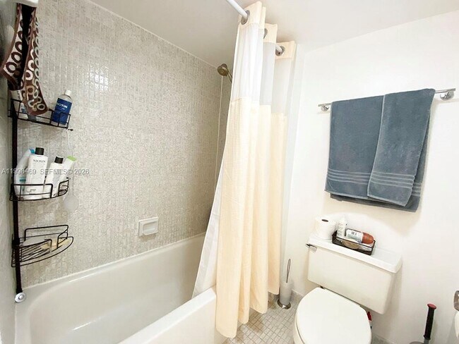 Building Photo - 290 174th St St