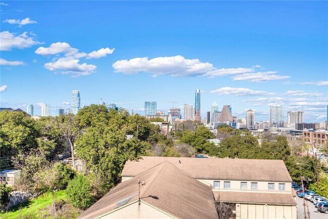 Building Photo - 1401 Eva St