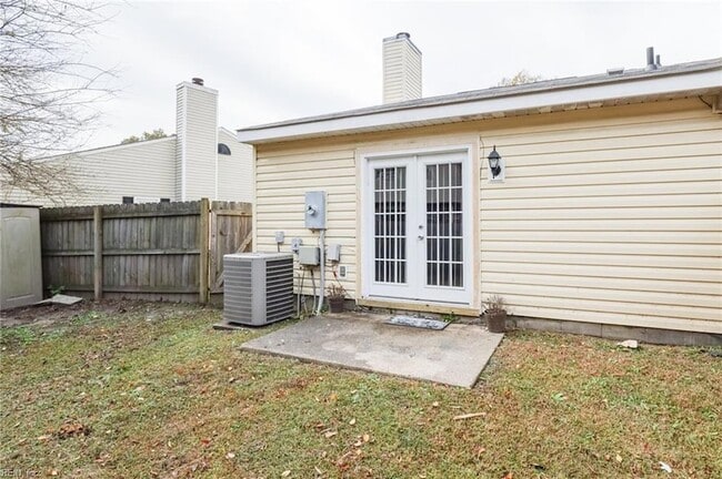 Building Photo - 578 Peregrine St