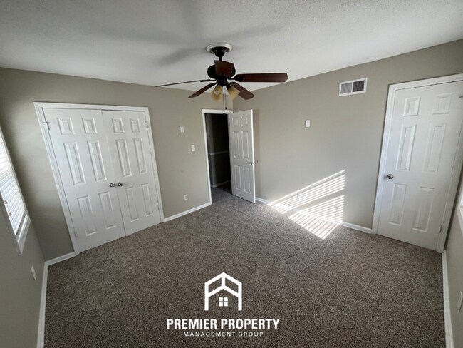 Building Photo - Spacious 3BR/1.5BA in Memphis - Open Kitchen, Dining Room & Private Backyard