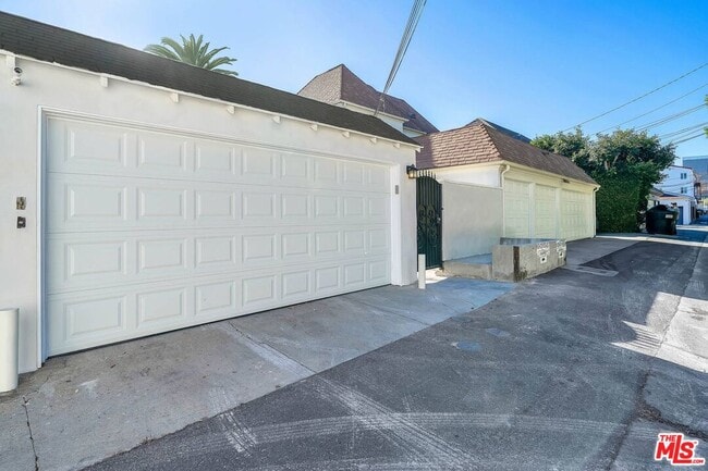 Building Photo - 9345 W Olympic Blvd