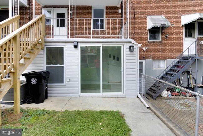 Building Photo - 8431 Willow Oak Rd