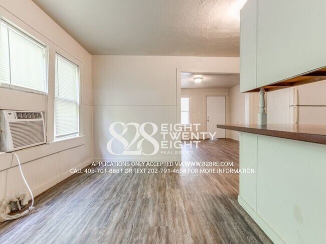Building Photo - Charming 2 Bed/1 Bath Historic Bungalow in Norman Near OU Campus