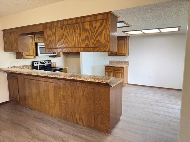 Building Photo - 217 Woodbridge Cir
