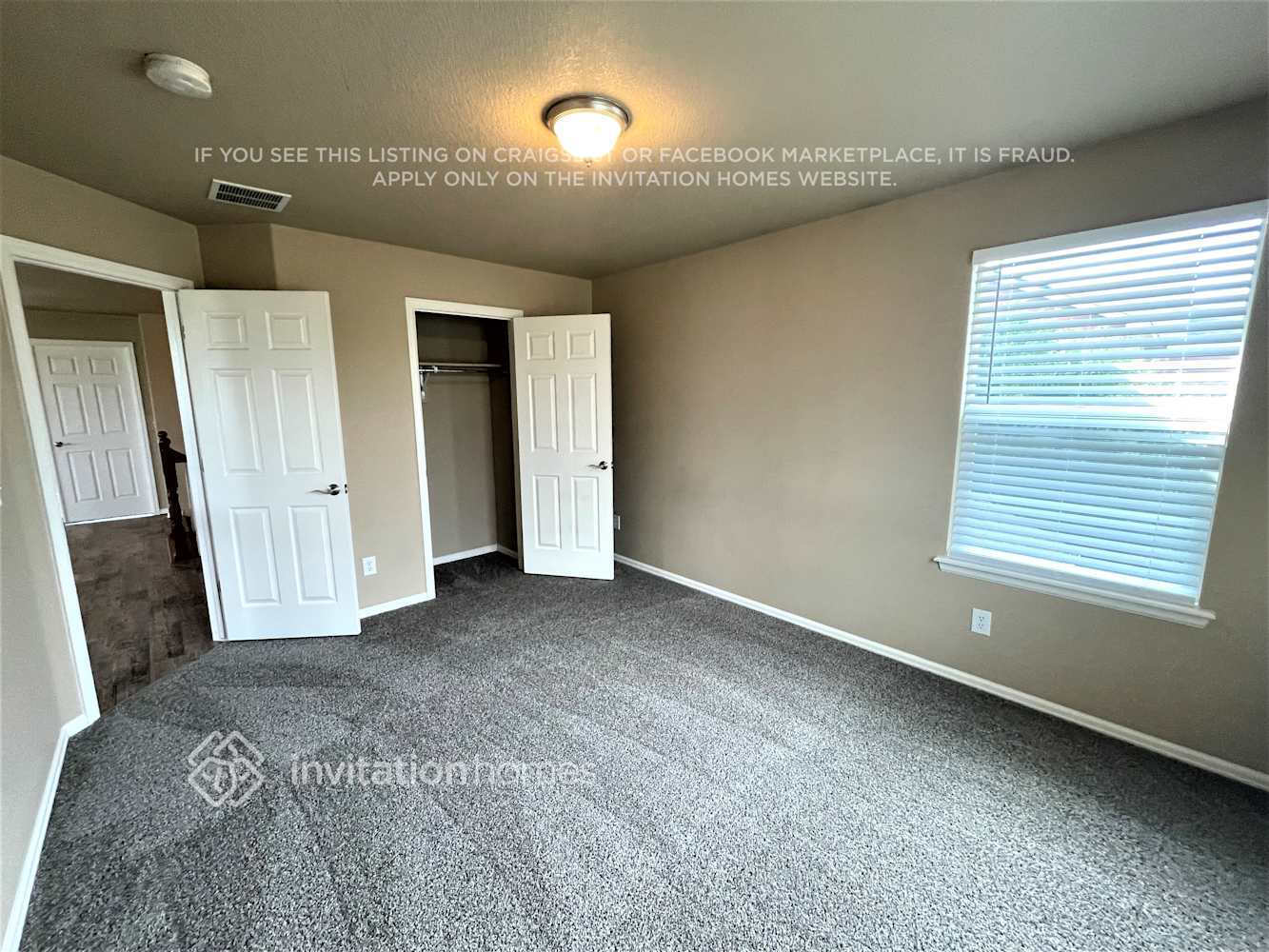 Building Photo - 12386 Roslyn Way