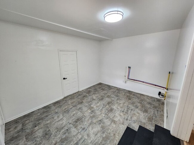 Building Photo - “Shawnee Home” Fully Remodeled - 2Bed/1Bat...