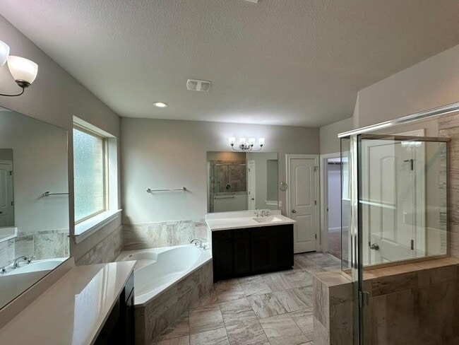 Building Photo - 3004 Desert Shade Bnd