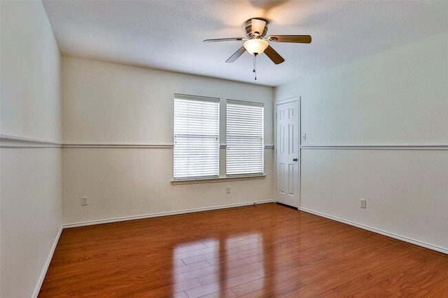 Building Photo - 15529 Landing Creek Ln