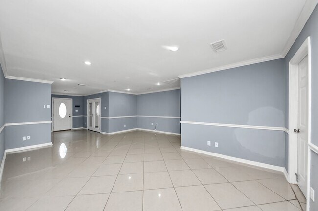 Building Photo - 5920 Conley St