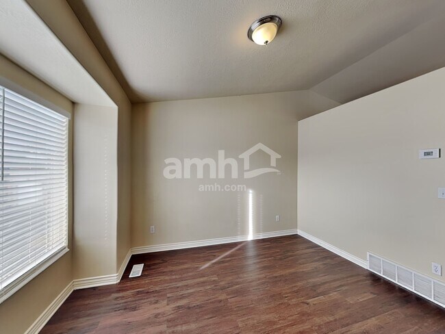 Building Photo - 1496 N 2150 W