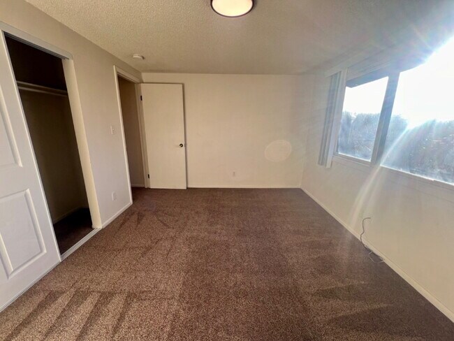 Building Photo - Affordable Two Bedroom Now Ready!