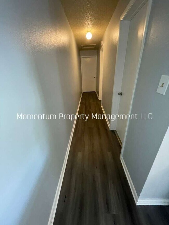 Building Photo - Cute and Cozy 2/1 in Mulberry- AVAILABLE FOR IMMEDIATE MOVE IN!!