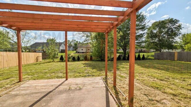 Building Photo - 1042 Waterford Cir