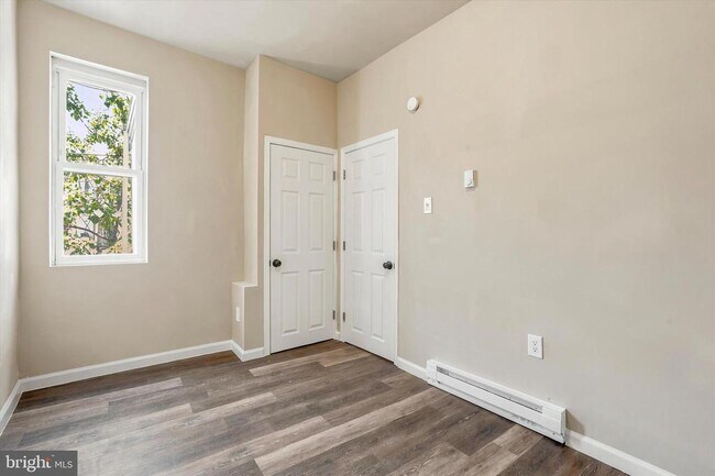 Building Photo - 3114 Custer St
