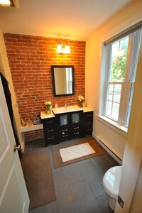 Building Photo - 22 Sussex St