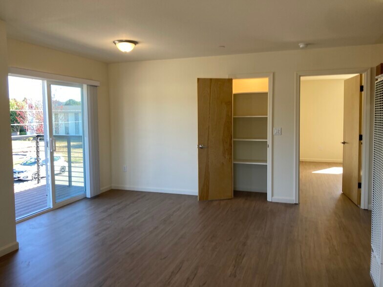 Dining, storage - 2052 Smith Ln