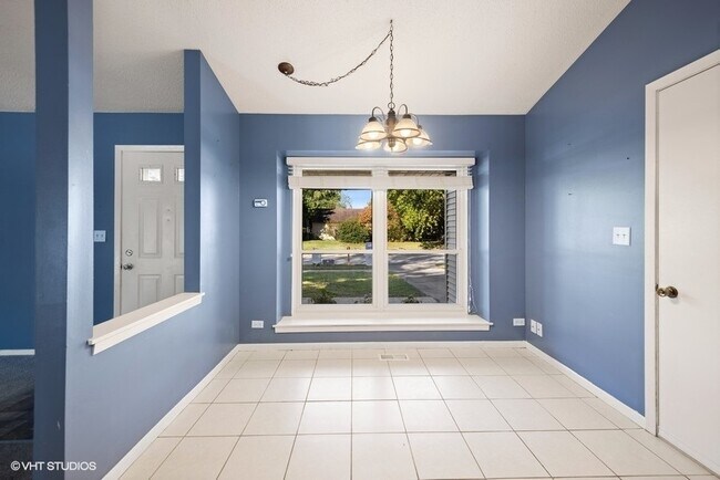 Building Photo - 2108 Navarone Dr