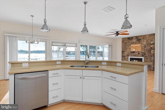 Building Photo - 204 Bar Harbor Rd