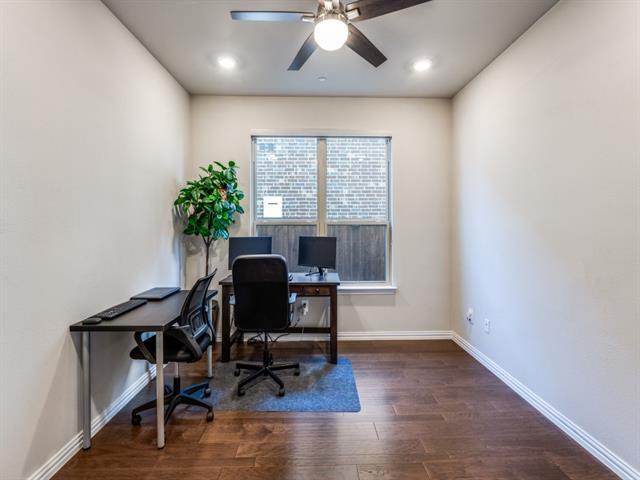 Building Photo - 2112 Creekbluff Ct