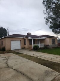 Building Photo - East Bakersfield Home - Newly Remodeled!