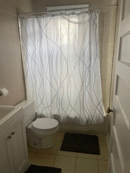 Bathroom - 16 Edith Pl