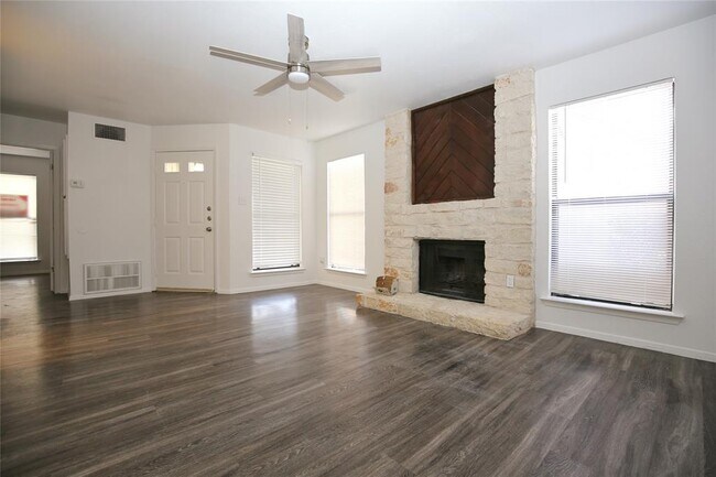 Building Photo - 10616 Mellow Meadow Dr