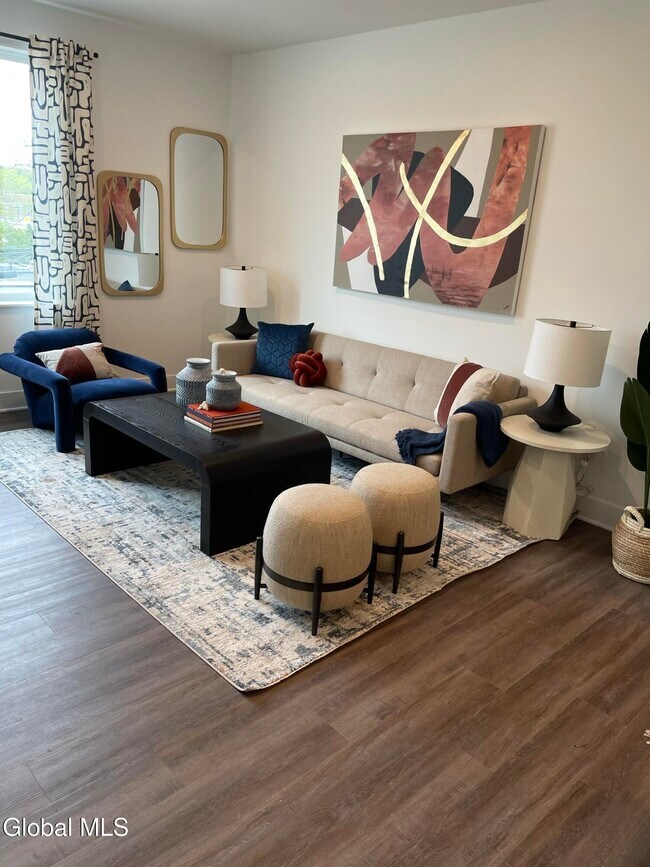 Building Photo - 580 Columbia Turnpike