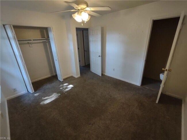 Building Photo - 6024 Bradford Dr