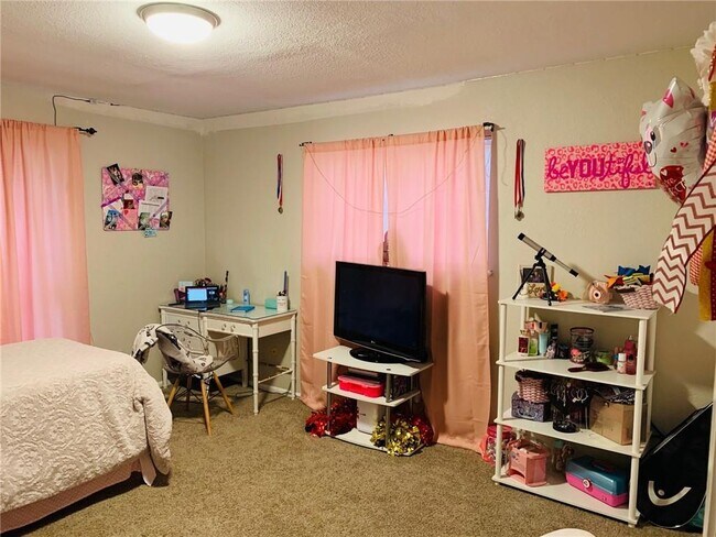 Building Photo - 5005 Goldeneye Dr