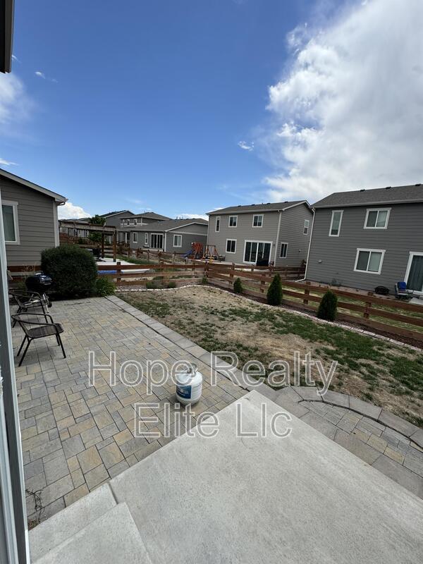Building Photo - 7015 Preble Dr