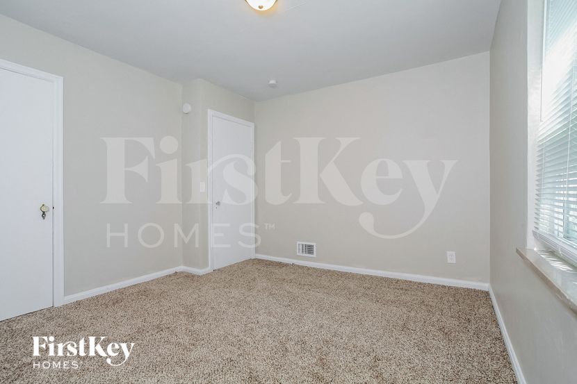 Building Photo - 5256 Ponce Ln