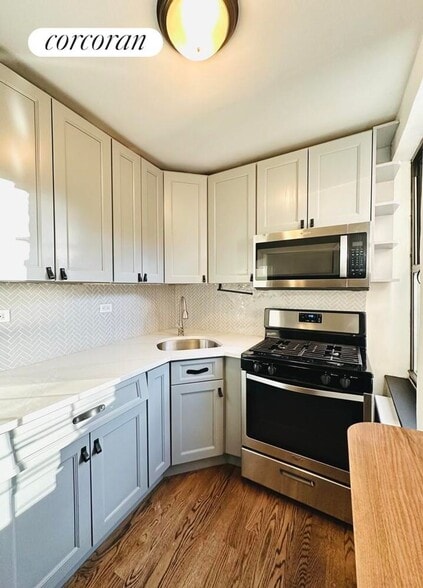 Building Photo - 52-25 39th Rd