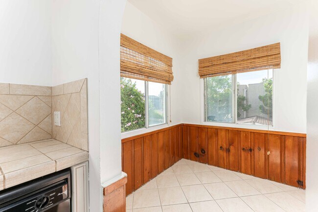 Building Photo - 6252 Commodore Sloat Dr