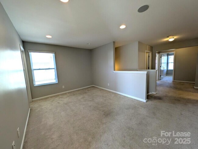 Building Photo - 10814 Derryrush Ave