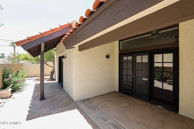 Building Photo - 623 E Jeffrey Ave
