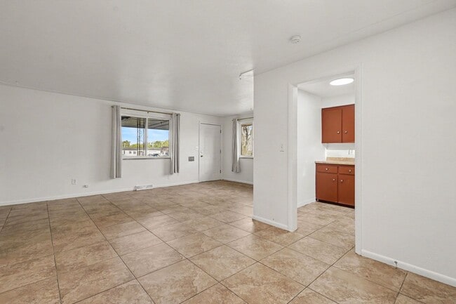 Building Photo - 535 S Quitman St