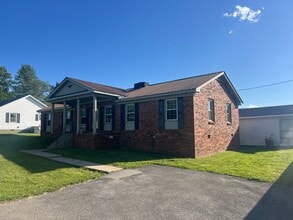 Building Photo - 4103 Happy Valley Rd