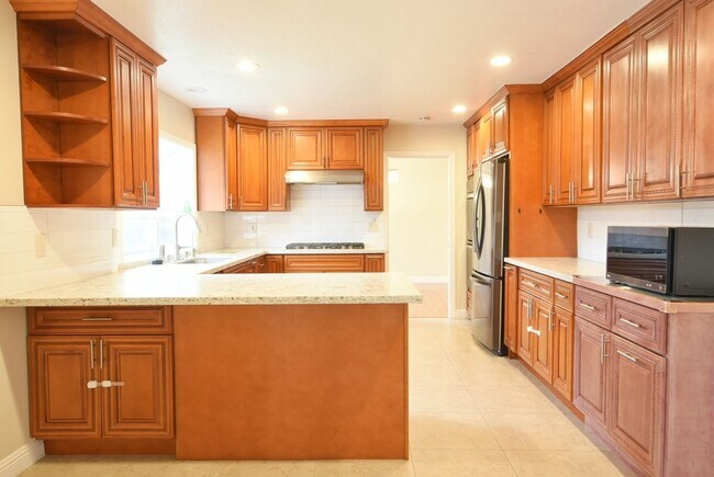 Building Photo - Beautifully Updated 5 Bedroom and 3 Bath Home in Desirable Blossom Valley Neighborhood!