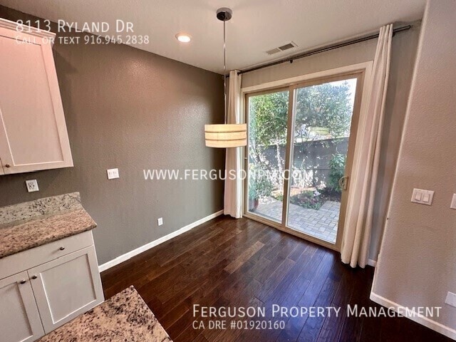 Building Photo - 8113 Ryland Dr