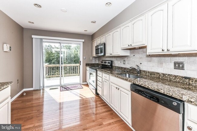 Building Photo - 3801 Grand Jct Ct