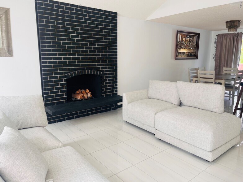 Building Photo - 13322 62nd Dr SE