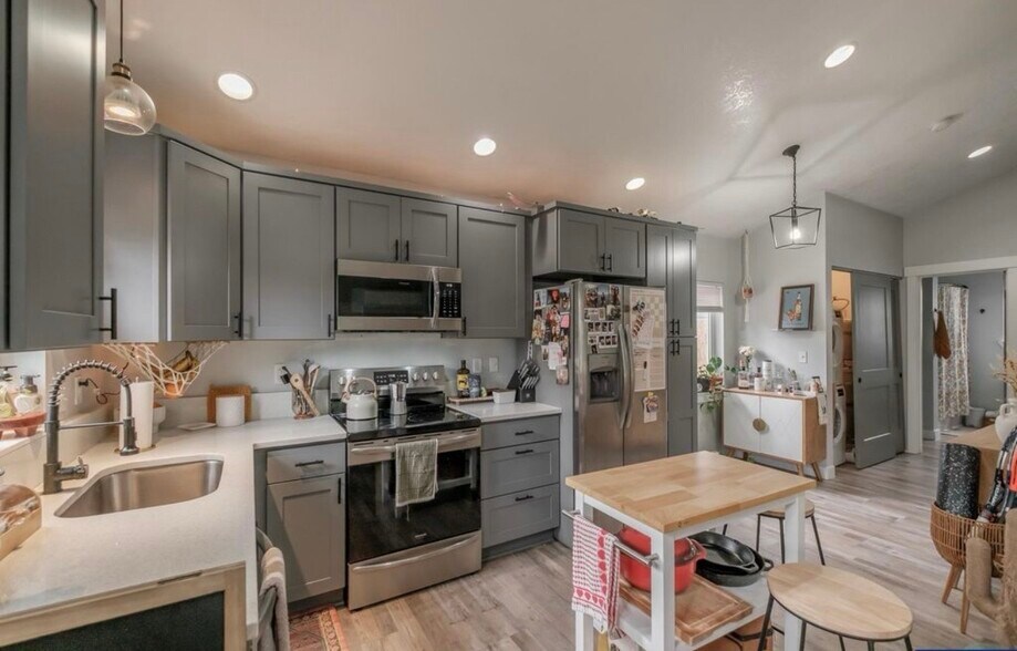 Building Photo - 530 Missouri Ave S