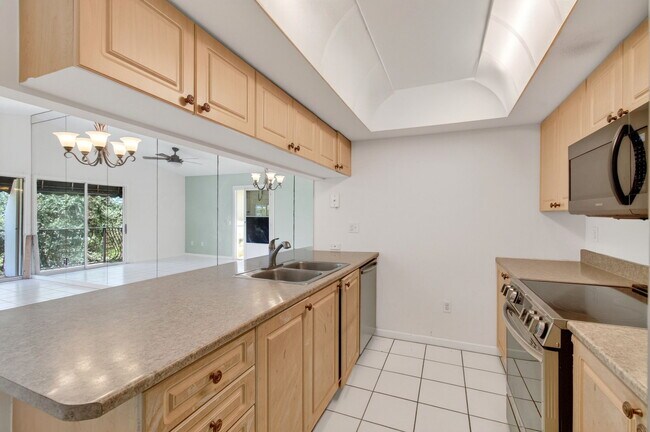 Building Photo - 179 Waterside Dr