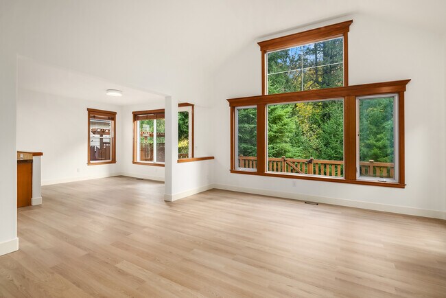 Building Photo - 2416 35th Ave NE