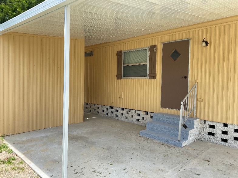 Building Photo - 144 Stuart Cir