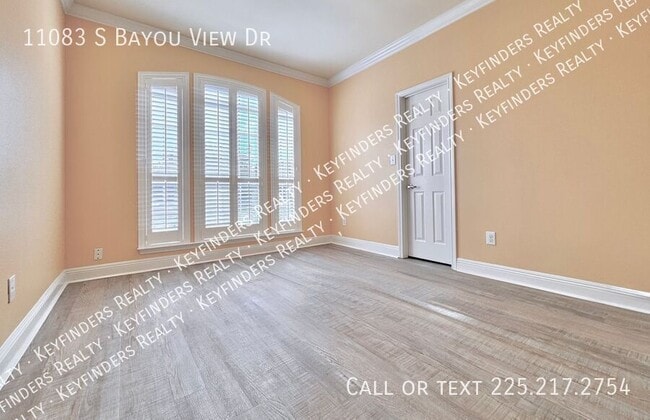 Building Photo - 11083 S Bayou View Dr