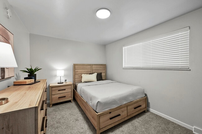 Building Photo - 3642 W 90th Pl