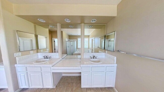 Building Photo - 7912 Hampshire Rd