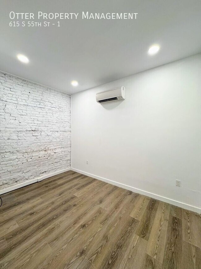 Building Photo - 615 S 55th St