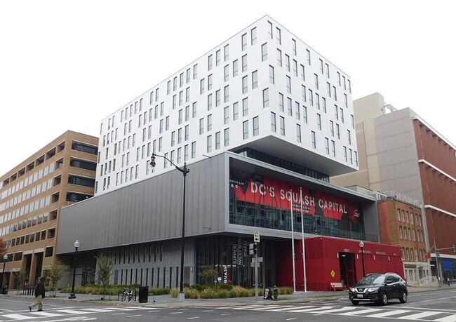 Building Photo - The Metropolitan